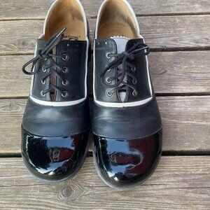 Fluevog Womens Size 8 Oxford Wingtips with Patent Leather Toe and Heel